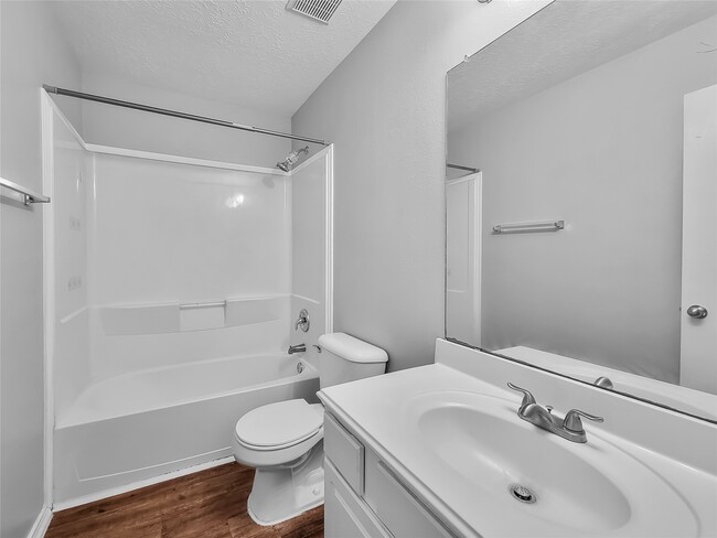 Building Photo - 5439 Aloe Ave