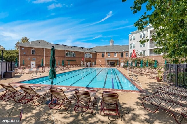 Building Photo - 5238 Bessley Pl