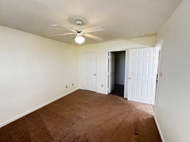 Building Photo - Now Available, Two Bedroom Condo at Club Villas in Little River. Community Pool!