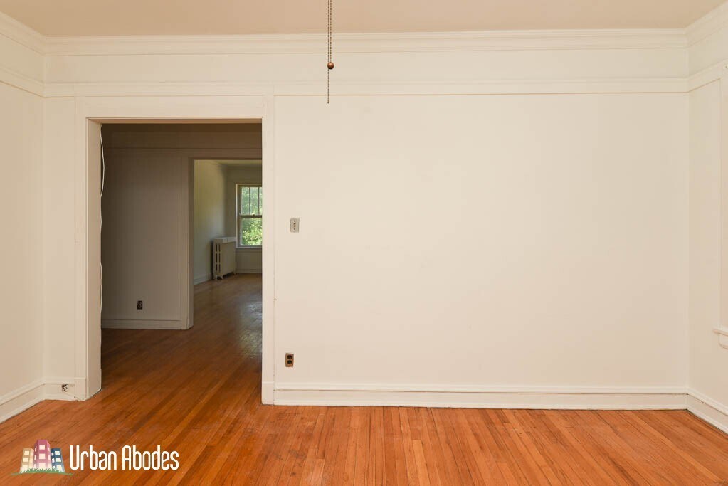 Building Photo - 5023 N Winchester Ave