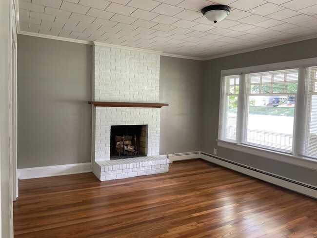 Building Photo - Beautiful 3 bed, 1 bath home located in As...