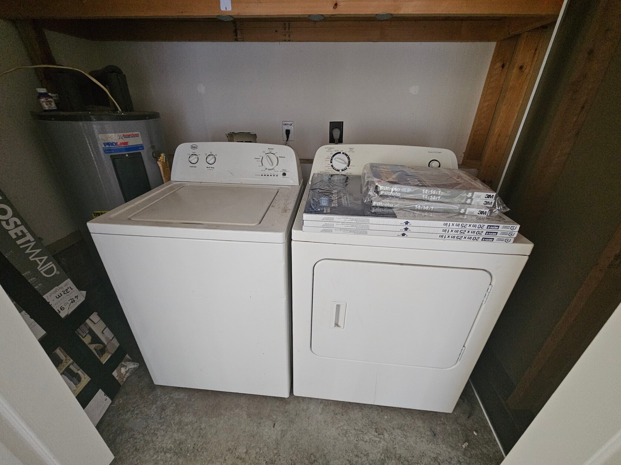 Building Photo - 210 Hepworth Way