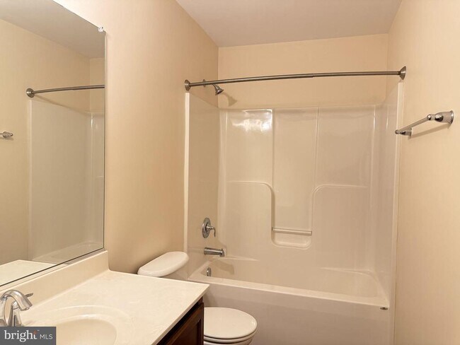 Building Photo - 2340 Silver Fox Way