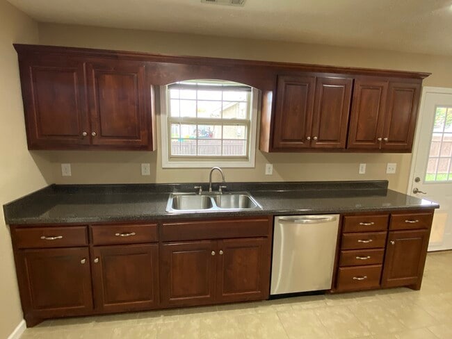 Building Photo - 367 Hendrixson Dr