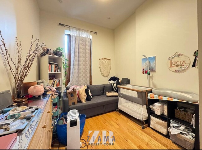 Building Photo - 338 Clifton Pl