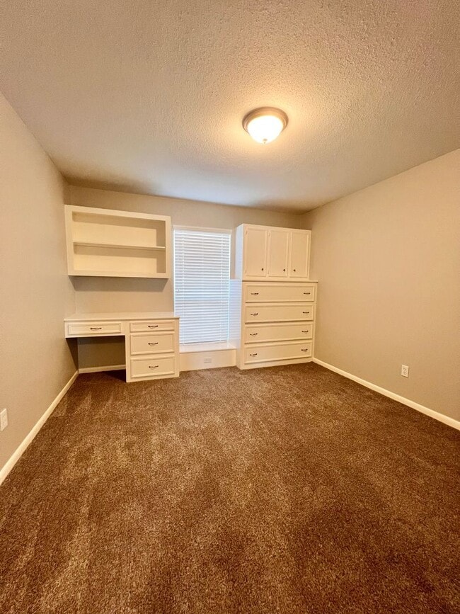 Building Photo - Beautiful one story home in Rosenberg, TX