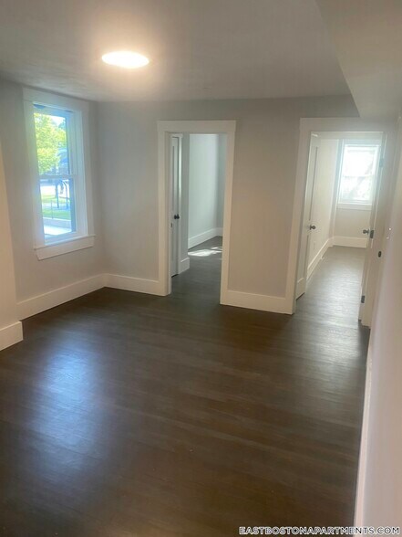 Building Photo - 118 Marginal St