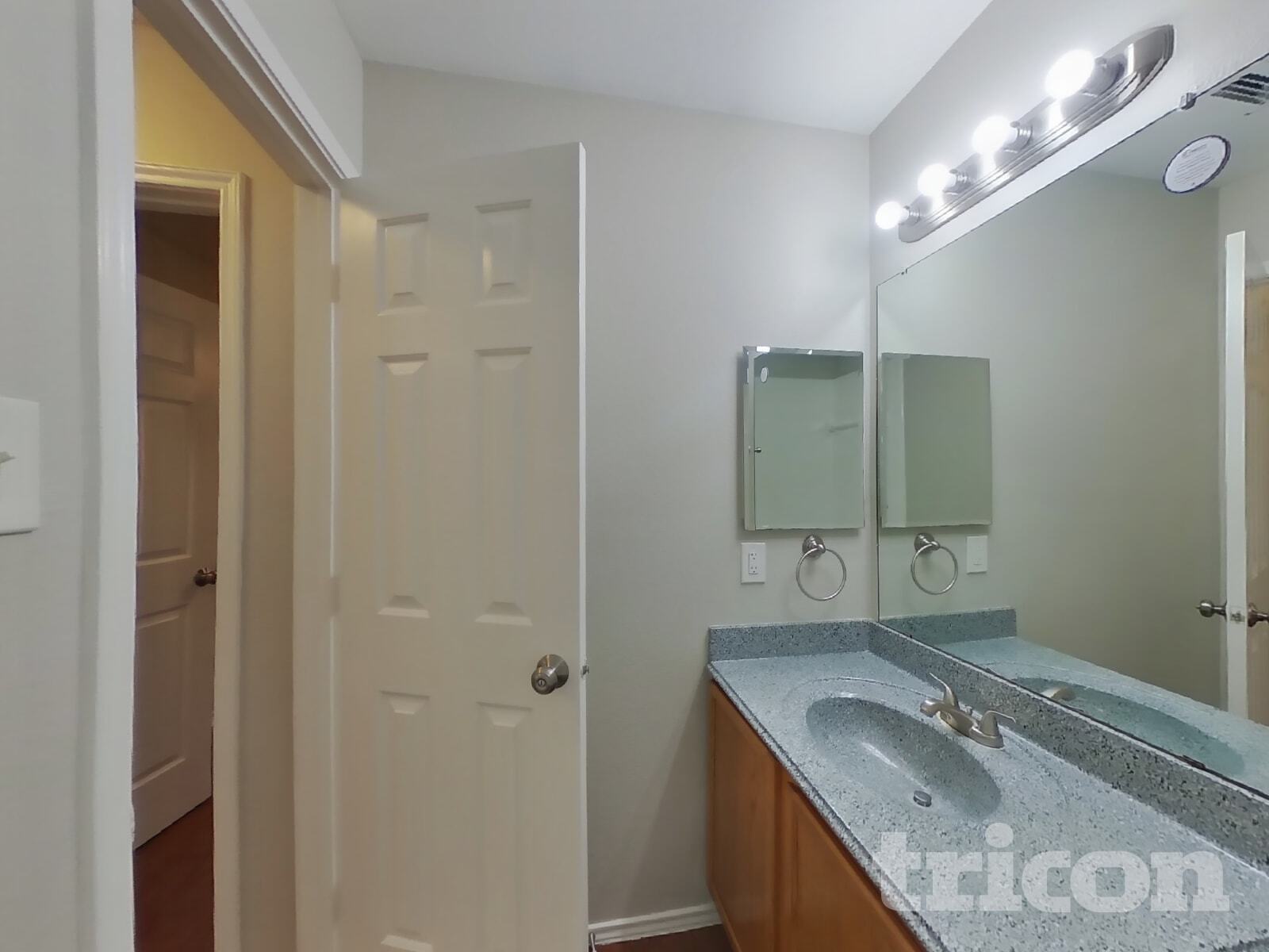 Building Photo - 2057 Wildwood Dr