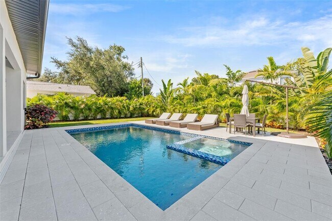 Building Photo - 3601 W Platt St