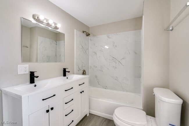 Building Photo - 920 Bloomfield Ave