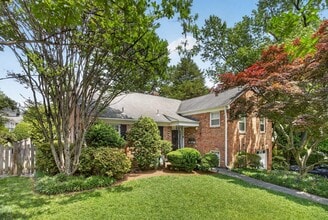 Building Photo - 5703 Cromwell Dr