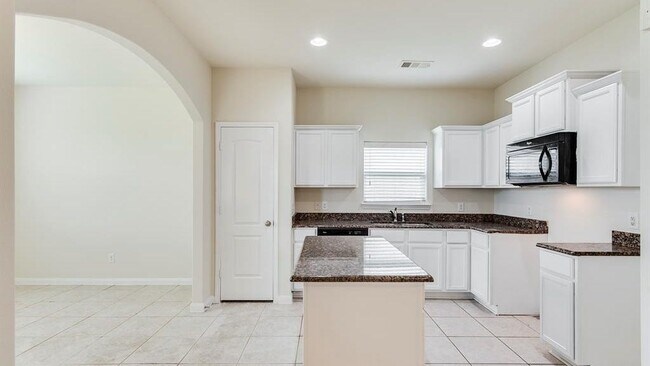 Building Photo - 13033 Tobin Dr