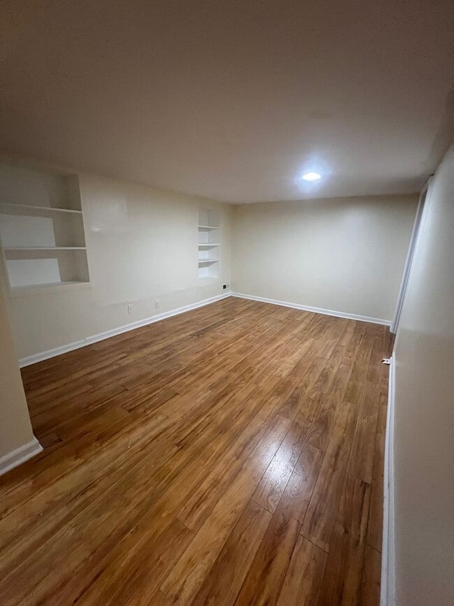 Building Photo - 425 Gibson Ave