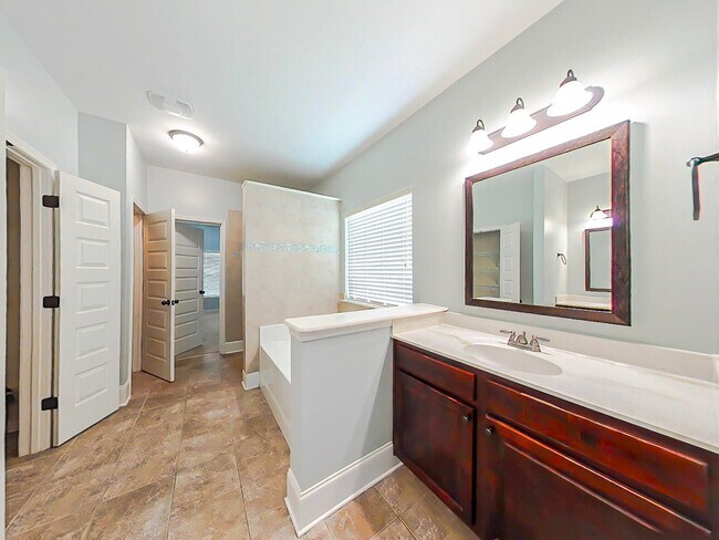 Building Photo - 2476 Sunflower Dr