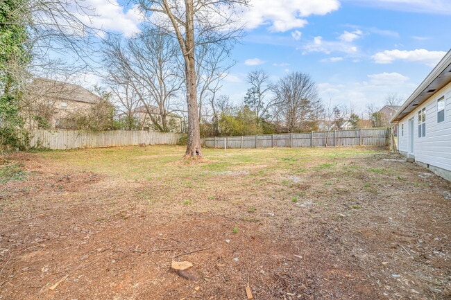 Building Photo - 117 Gayle Ave