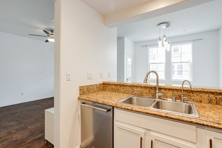 Building Photo - 28566 Herrera St