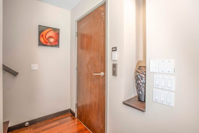 Building Photo - Experience La Jolla Living: Contemporary 3...