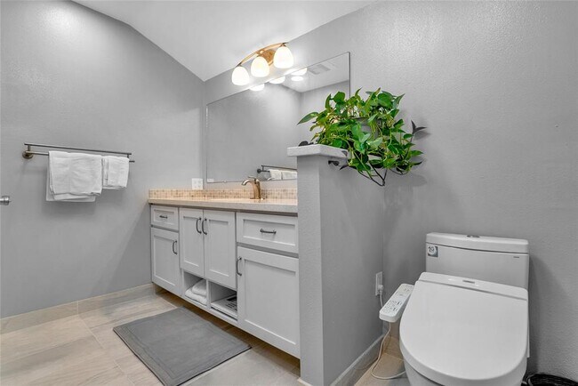 Building Photo - 5851 Doliver Dr