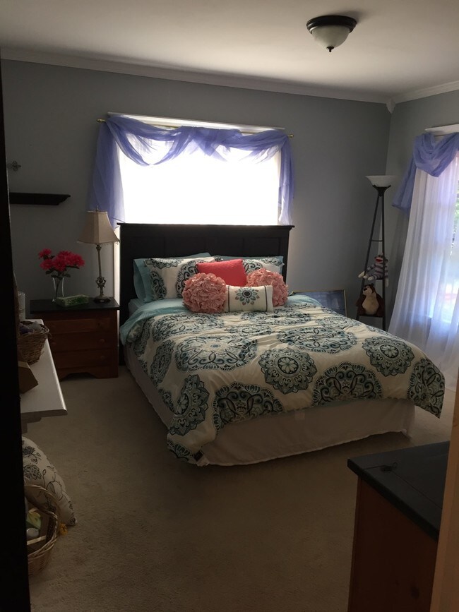 Building Photo - 1110 Waverly Pl