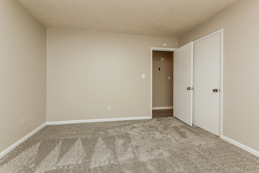 Building Photo - 9380 Forest Knoll Dr