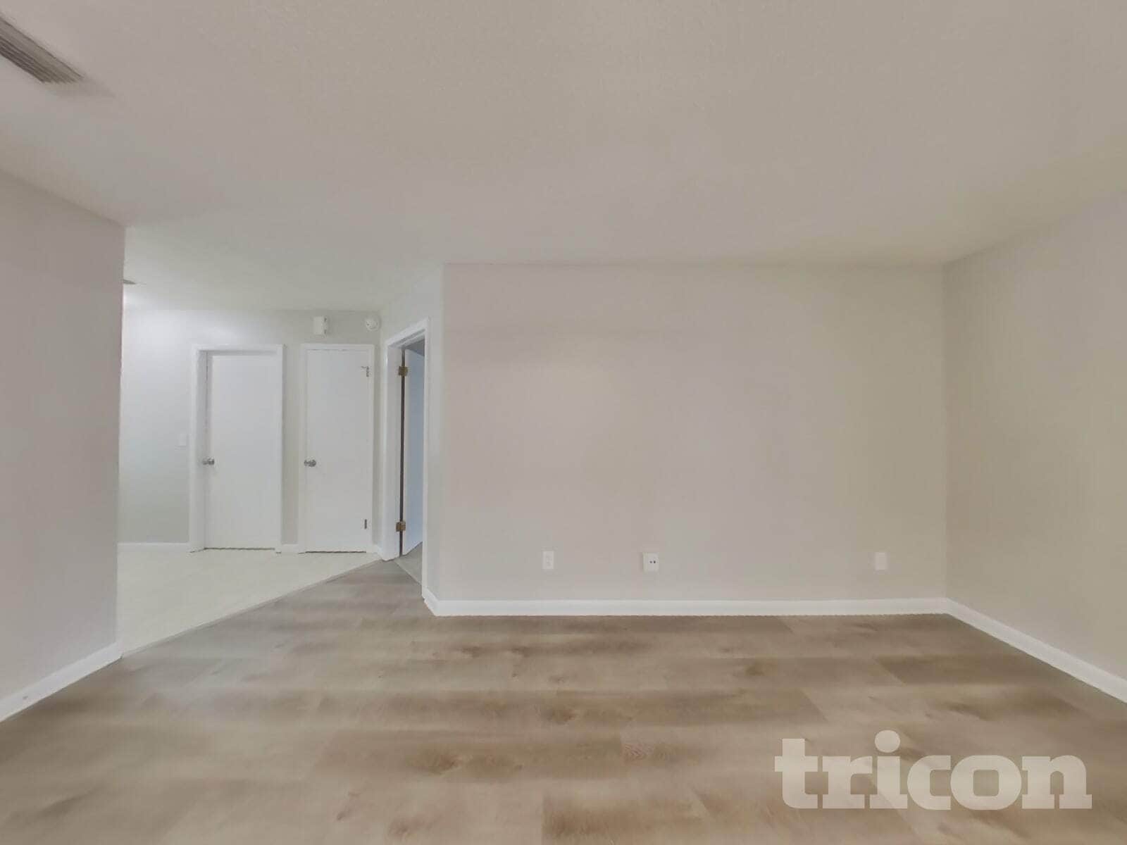 Building Photo - 4963 Beige St