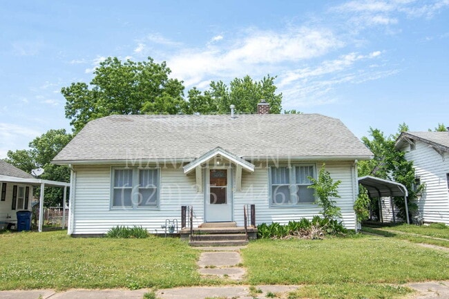 Building Photo - Cozy 2 Bed Home with Fireplace