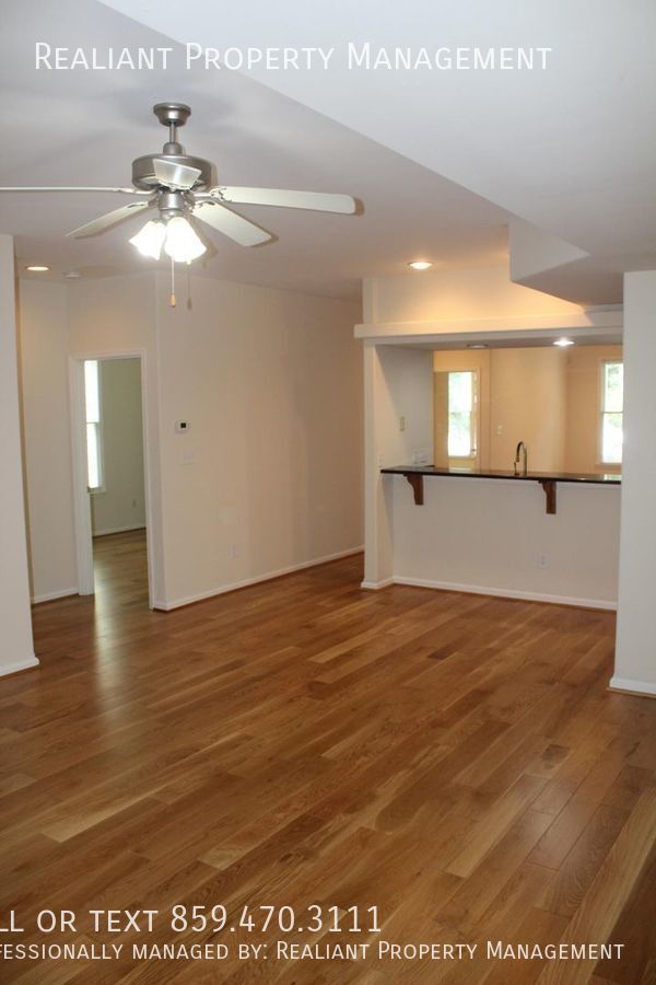 Building Photo - 3 Bedrooms, 2 baths. Downtown Lexington be...