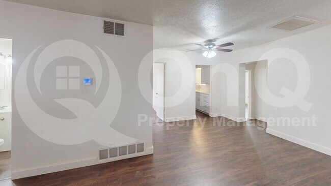 Building Photo - 2760 N Palo Verde Ave