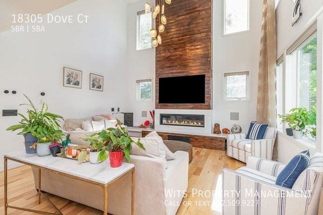 Building Photo - 18305 Dove Ct