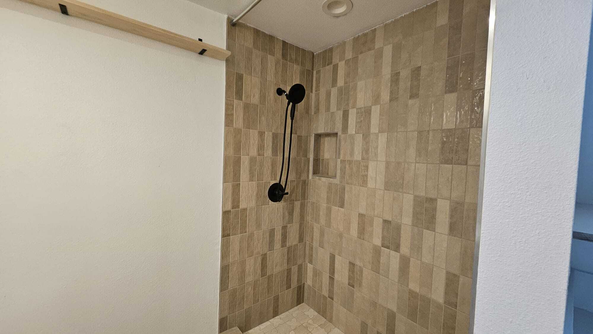 Bathroom Stand Up Shower - 3046 Miguel St
