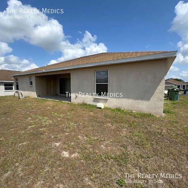 Building Photo - 4876 Summerfield Cir