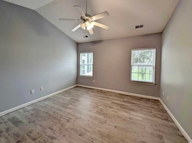 Building Photo - 33 Regal Ln