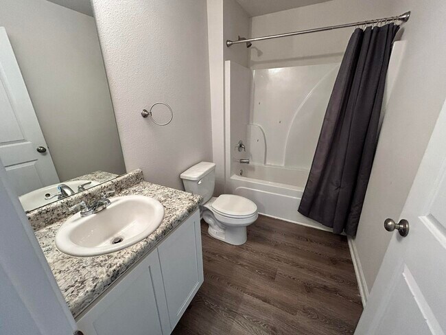 Building Photo - 3293 Chapelwood Dr