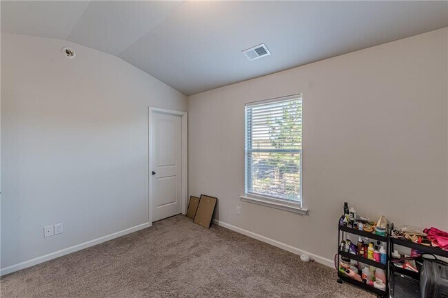 Building Photo - 4876 Elm Leaf Dr