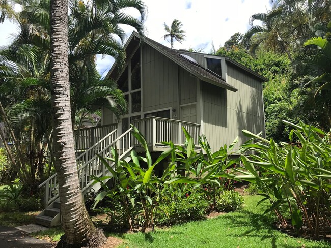 Primary Photo - Kauhale Beach cove! Tropical, Serene and v...