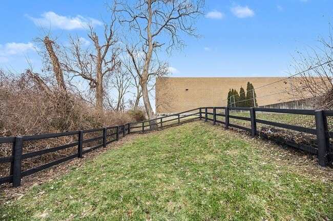 Building Photo - 12 Linwood Ave