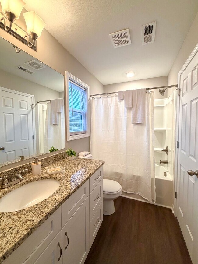 Building Photo - 925 Woody Hills Dr - Furnished Rental