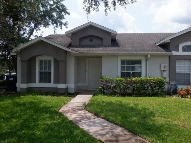 Primary Photo - 3/2 Villa Located in Desirable S. Orlando ...