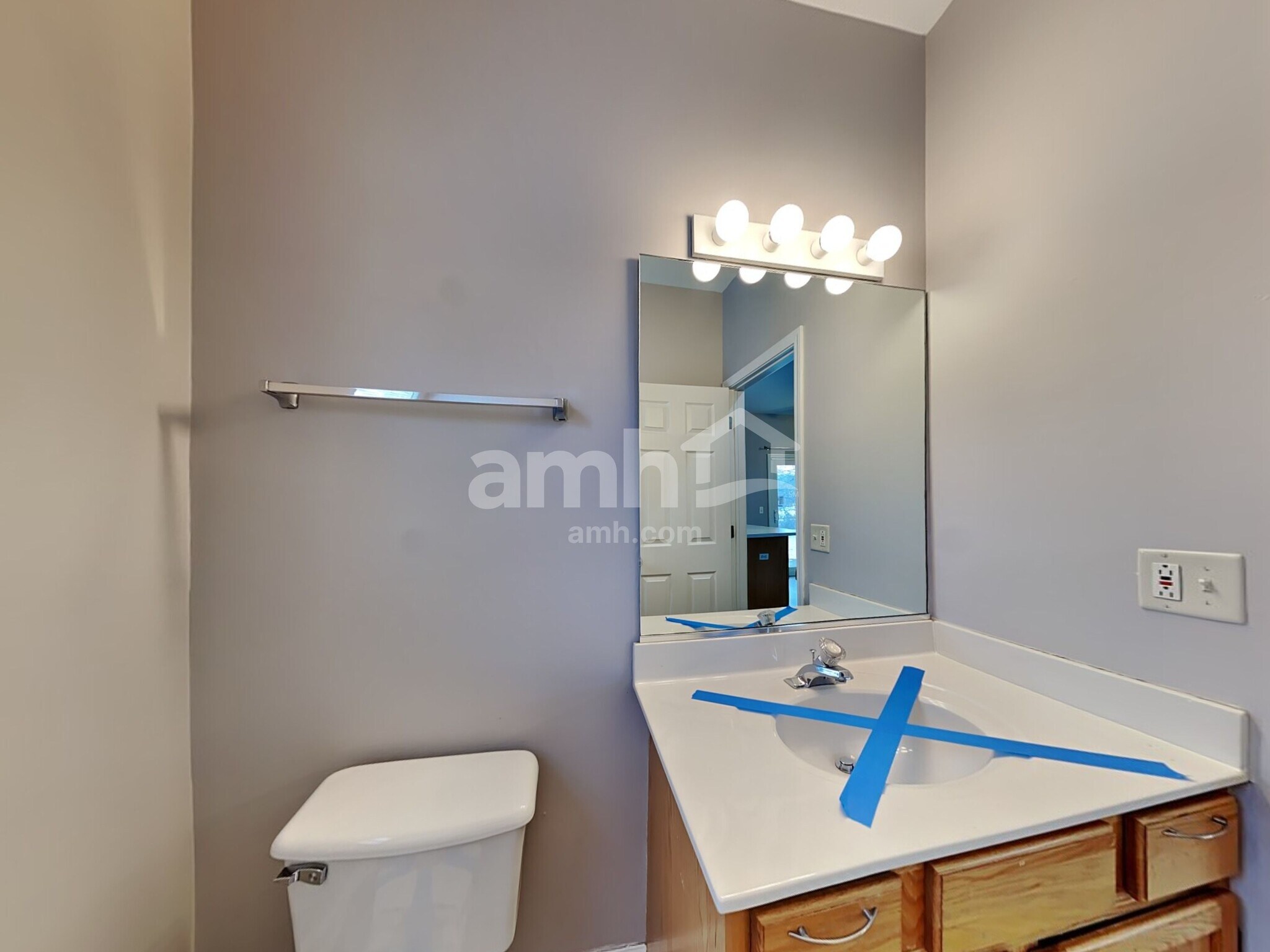 Building Photo - 230 School Dr