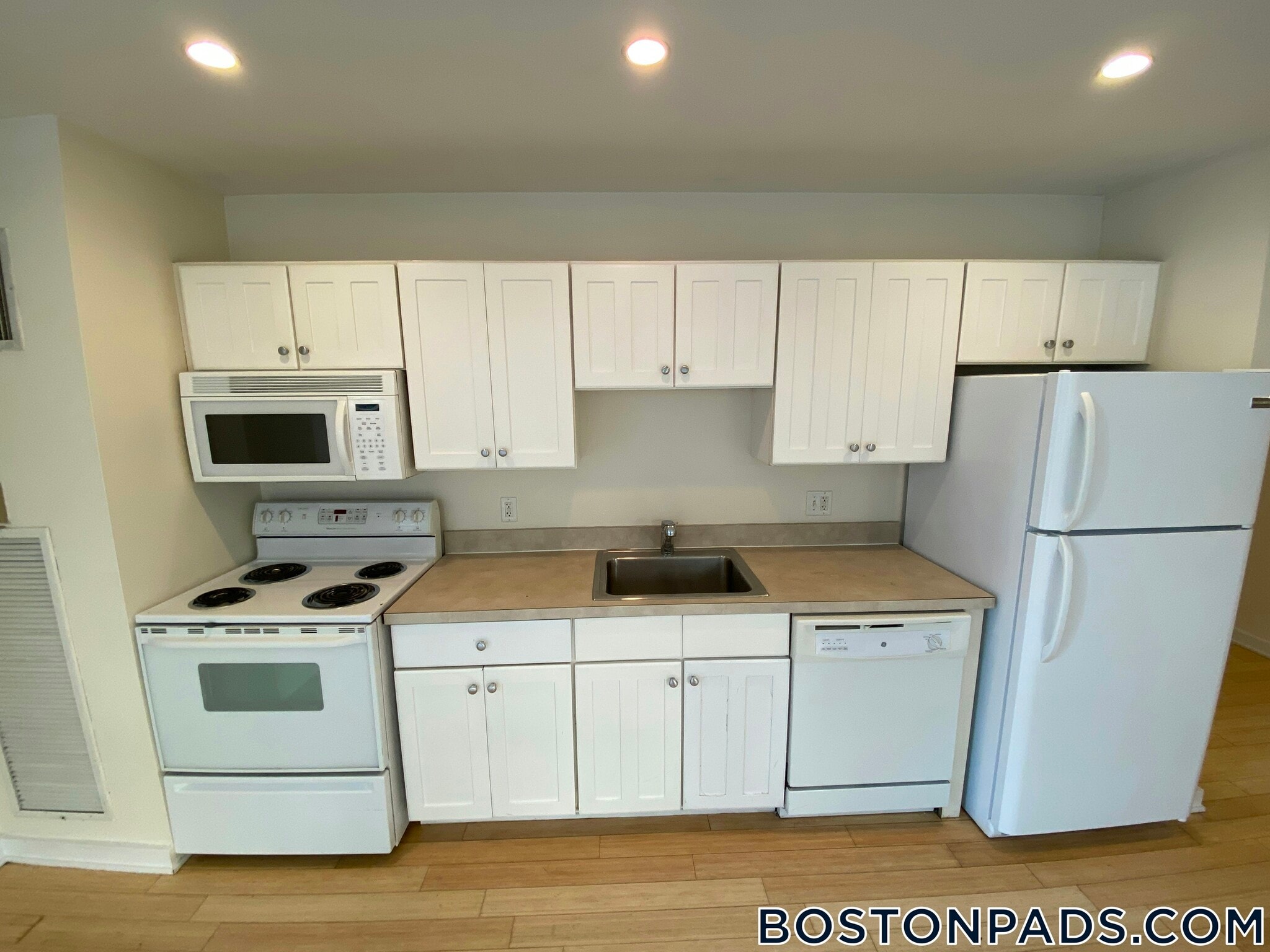 Building Photo - 40 Boylston St