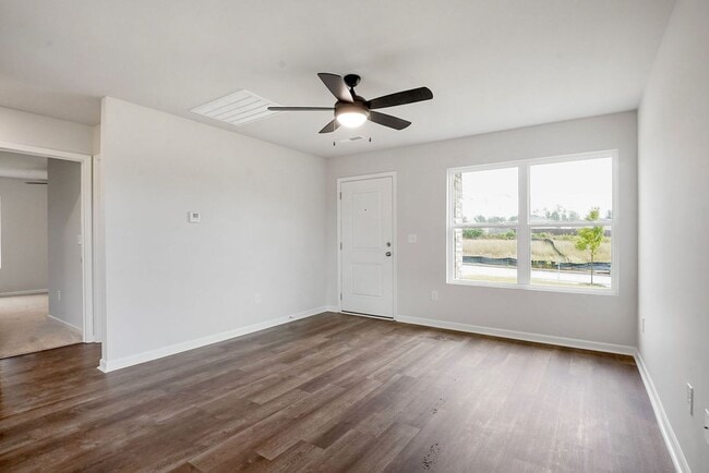 Building Photo - 813 Ashford Dr