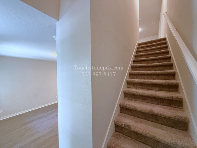 Building Photo - RECEIVE $500 OFF! READY NOW! CALL TODAY! Modern Hillsboro Townhome with AC, Electric Fireplace, a...
