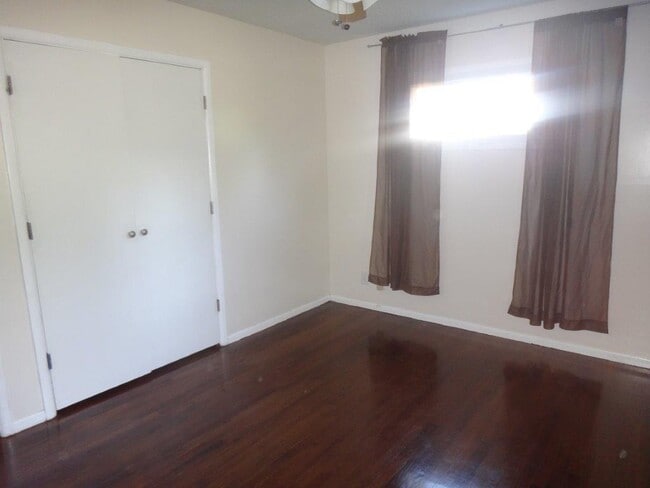 Building Photo - Great 3 bedroom with full basement!