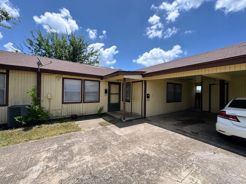 Primary Photo - 804-804 Williamson Dr