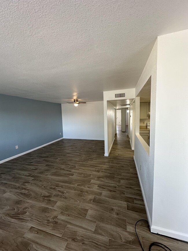 Building Photo - 10525 W Arica Rd