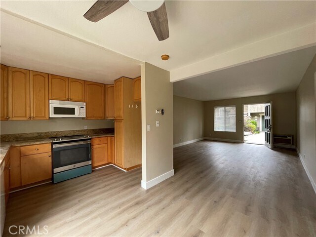 Building Photo - 61 Streamwood
