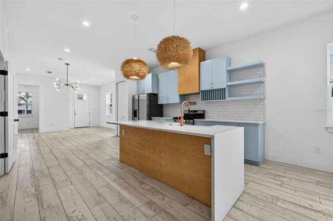 Building Photo - 611 24th Ave N