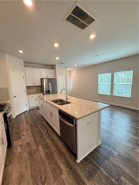 Building Photo - 1331 Vayda Ct