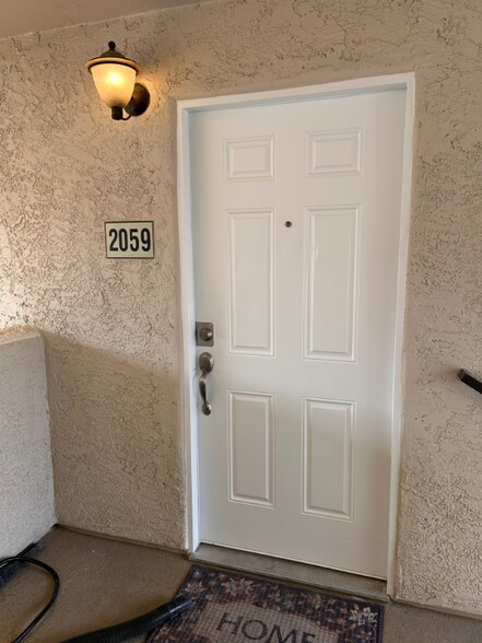 Building Photo - 7300 W Pirates Cove Rd