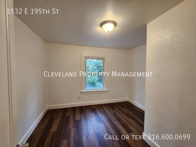 Building Photo - 1532 E 195th St